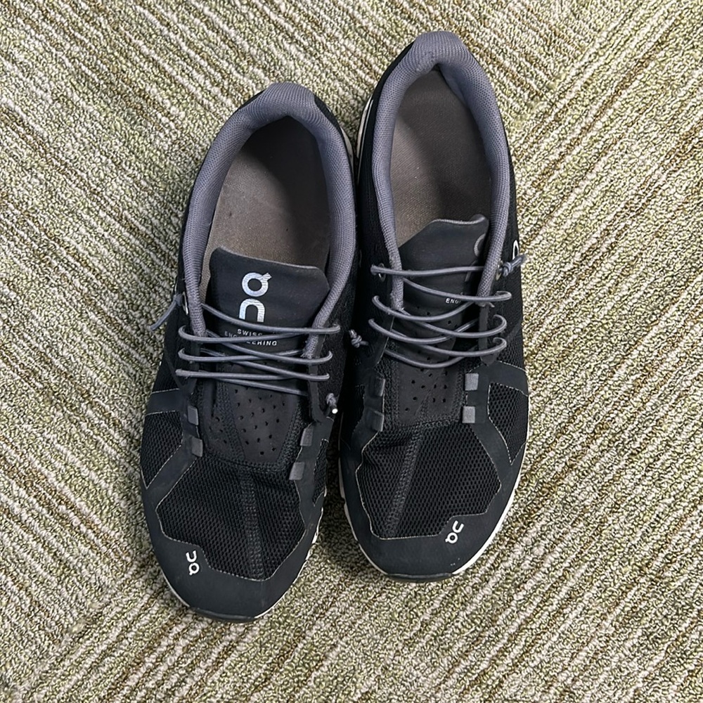 On Cloud tennis shoe